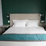 Starlight Hotel Near Lga Airport